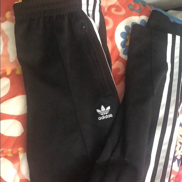 Flash Sale šHOST PICKš„³ADIDAS JOGGERS SLIM STRIPE